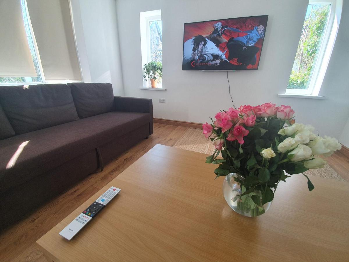 Beautiful House In The Heart Of A Golf Course. Lägenhet Manchester Exteriör bild
